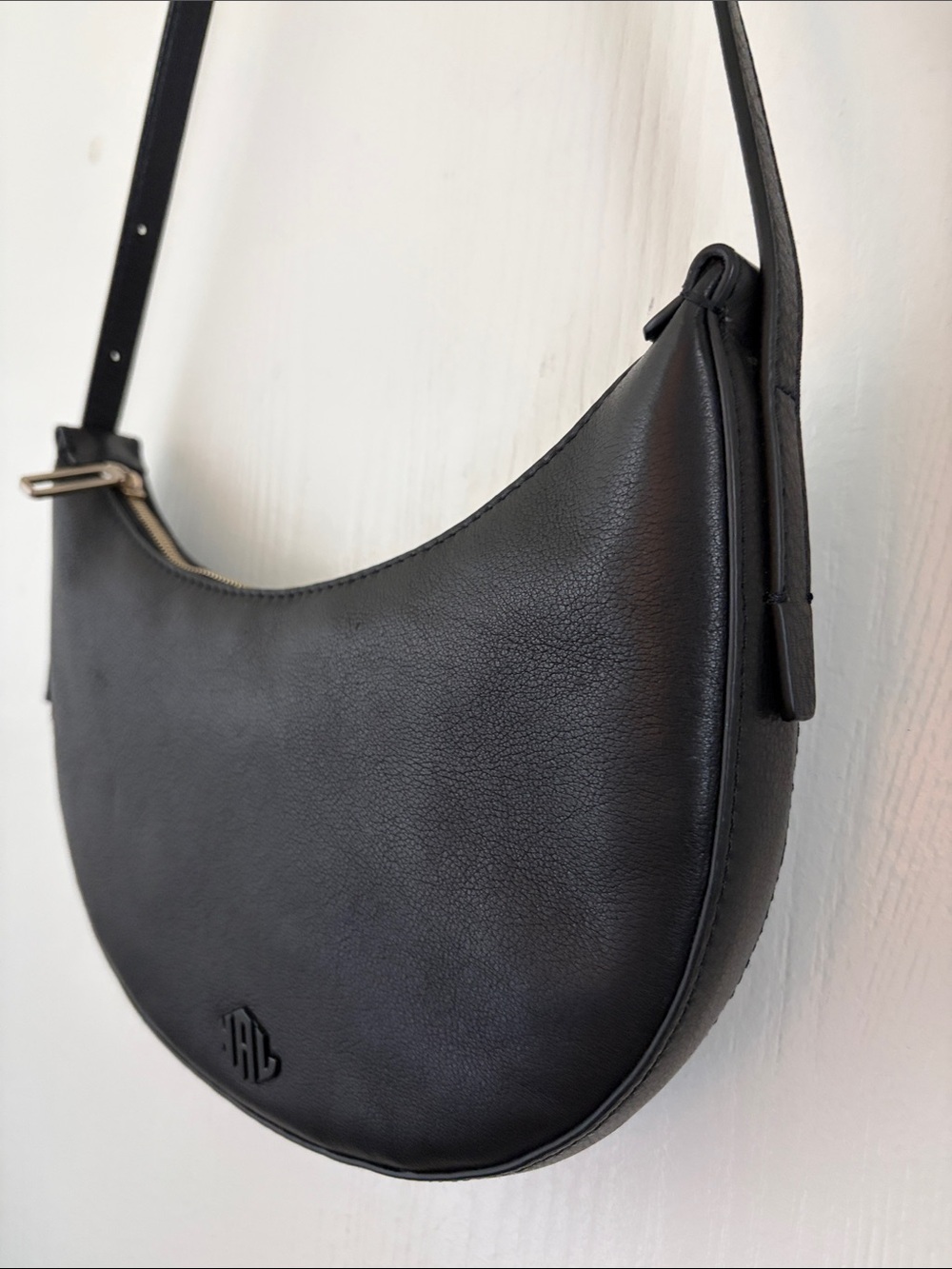 New Amstredam Leatherworks Silas Crossbody - Picture 3 of 9